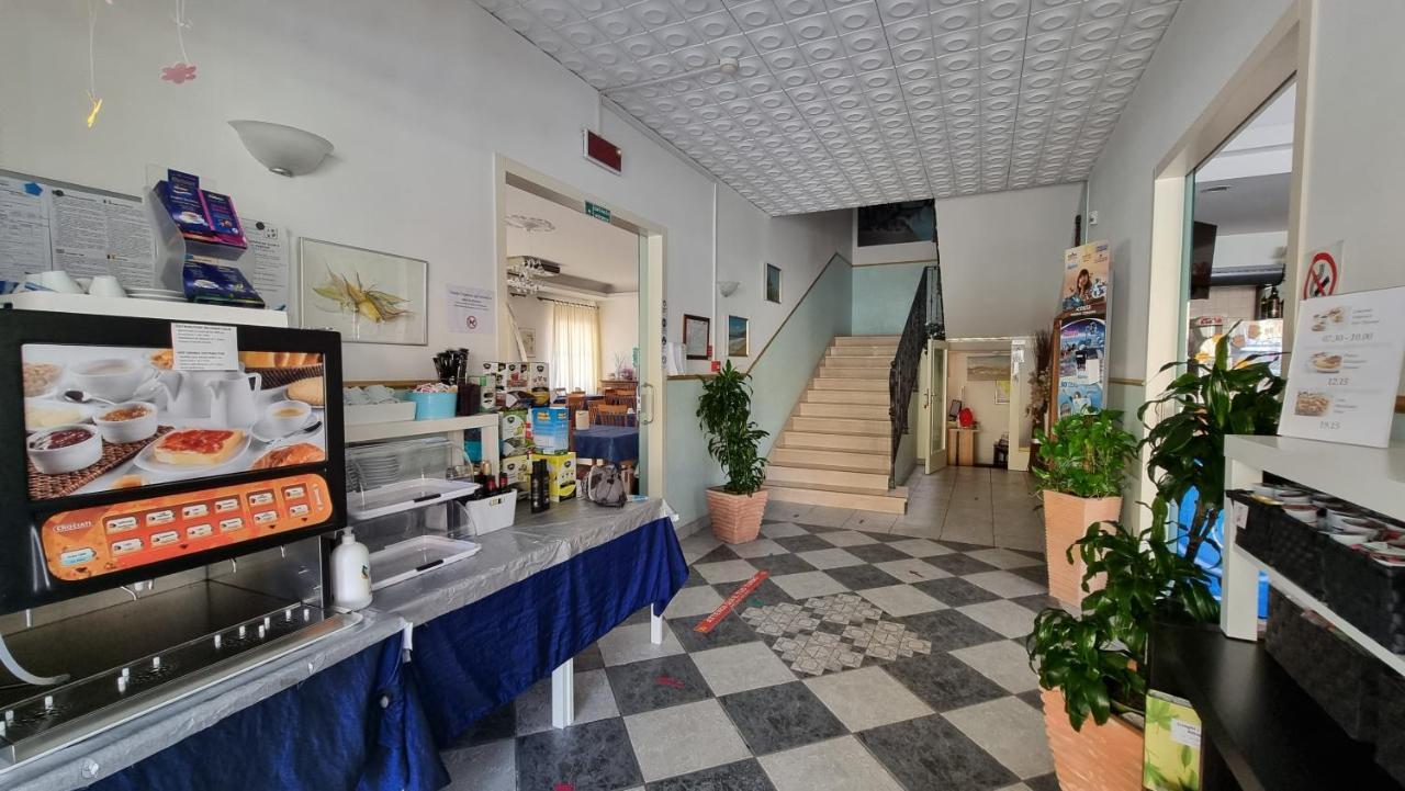 צ'סנטיקו Hotel Costanza מראה חיצוני תמונה