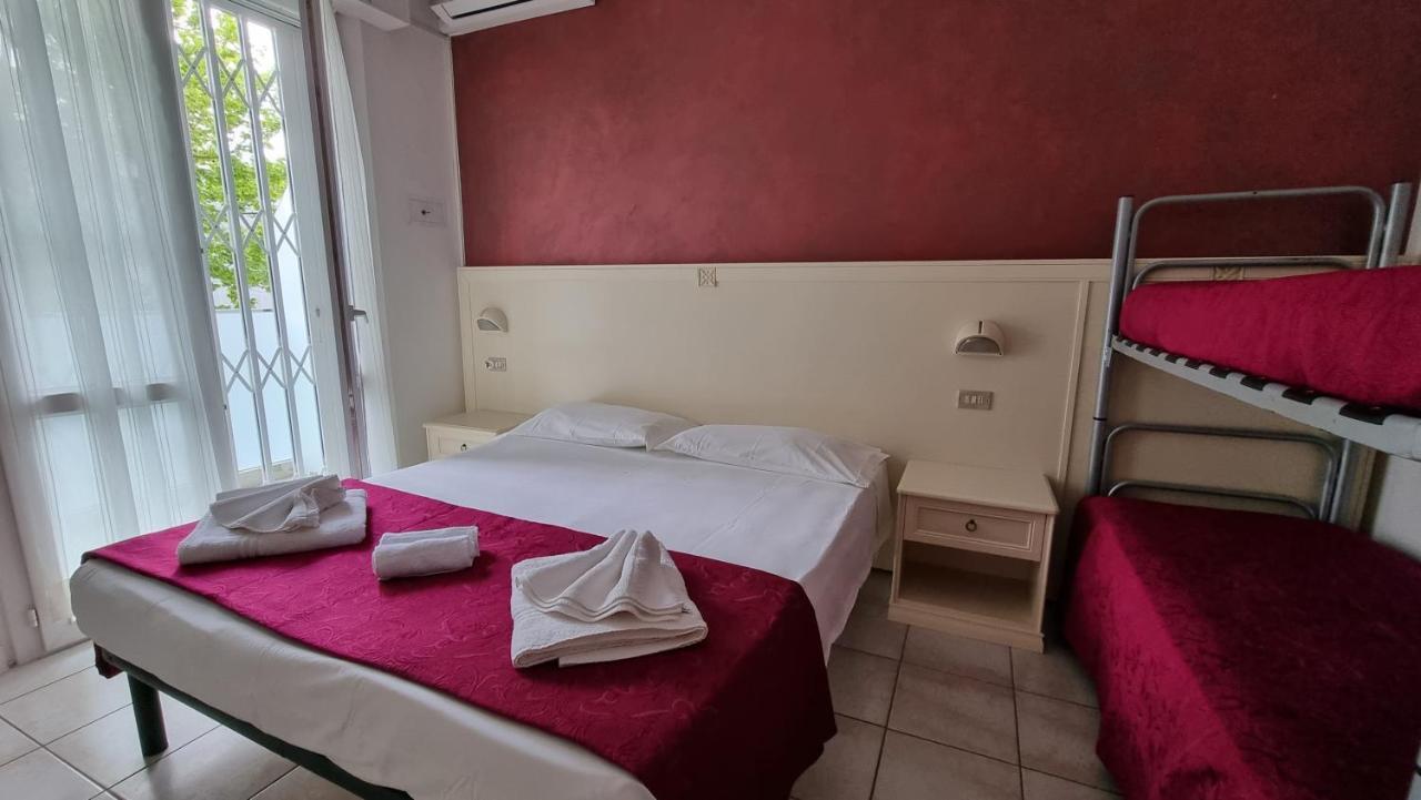 צ'סנטיקו Hotel Costanza מראה חיצוני תמונה